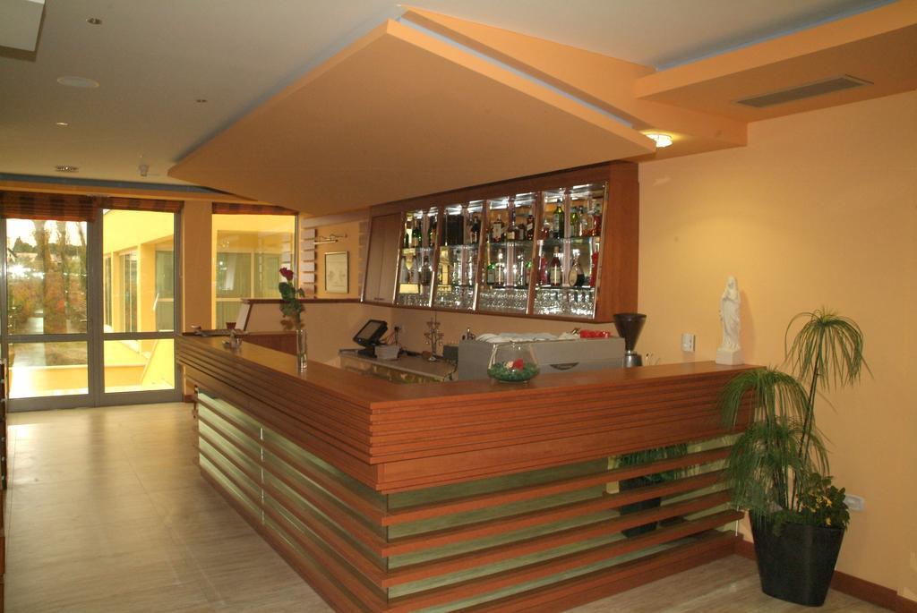 Hotel Kaktus Читлук Экстерьер фото