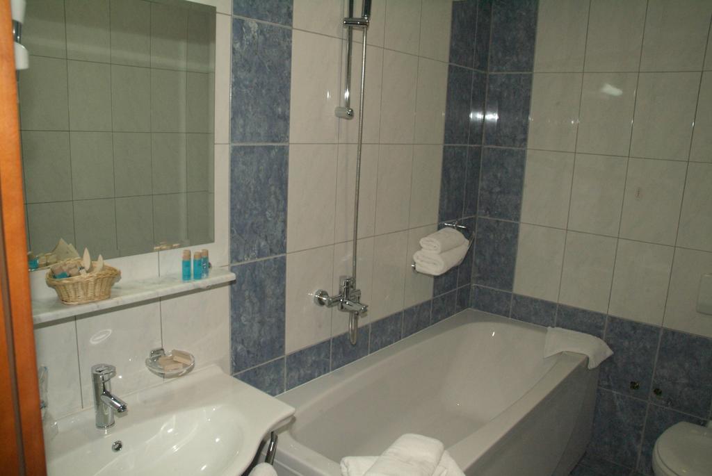 Hotel Kaktus Читлук Экстерьер фото