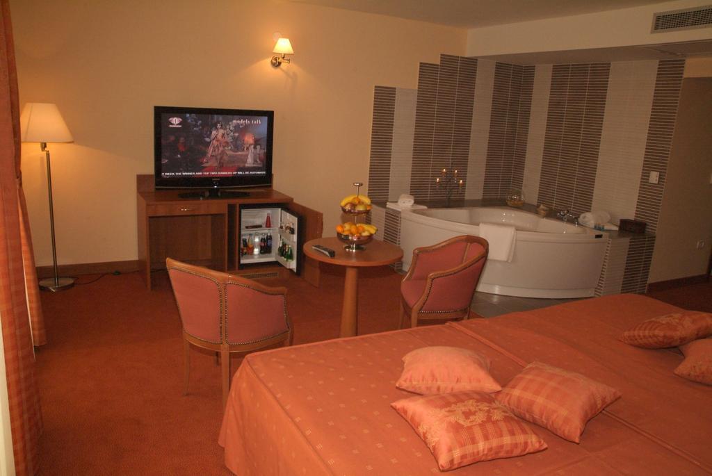 Hotel Kaktus Читлук Экстерьер фото