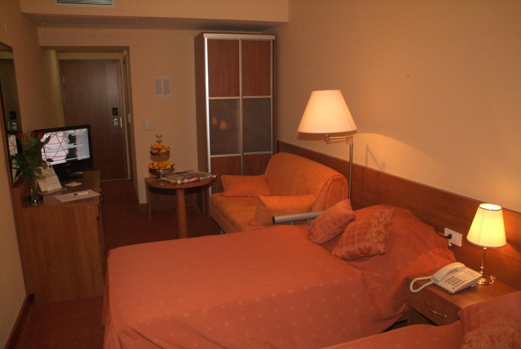 Hotel Kaktus Читлук Экстерьер фото