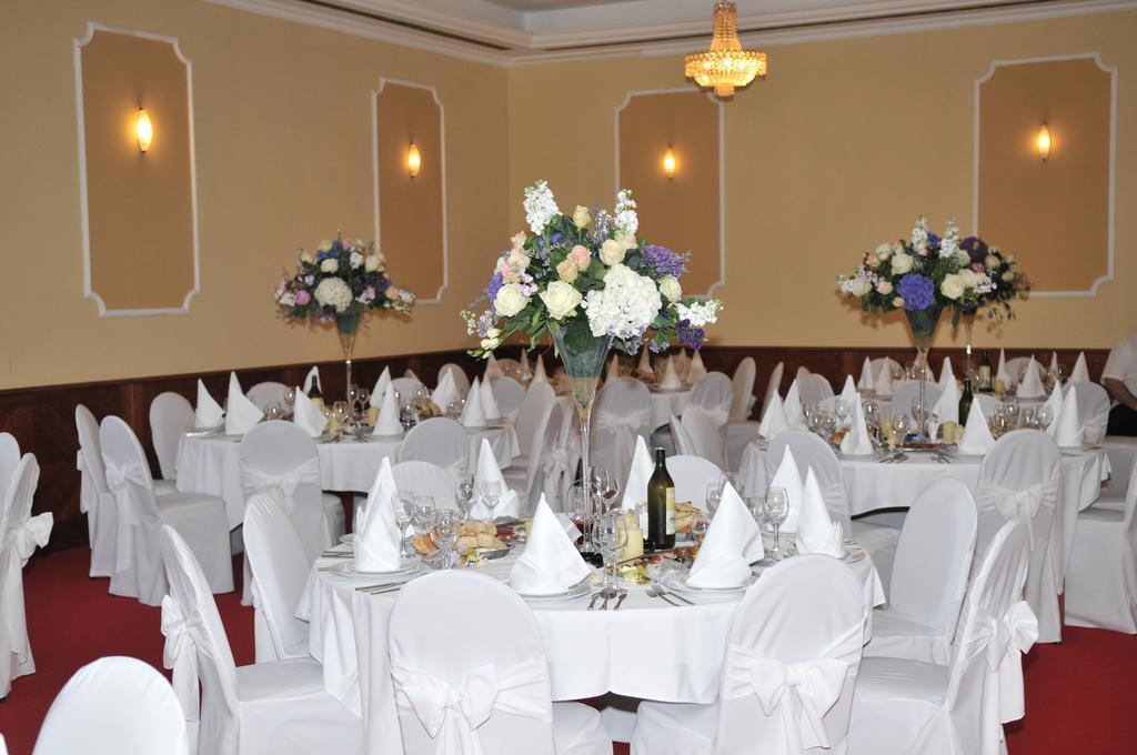 Hotel Kaktus Читлук Экстерьер фото